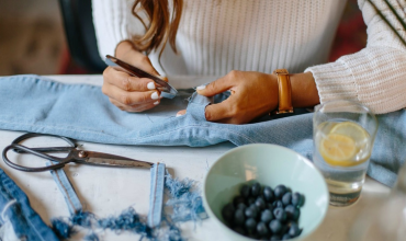 Как сделать рваные джинсы своими руками Как сделать рваные джинсы