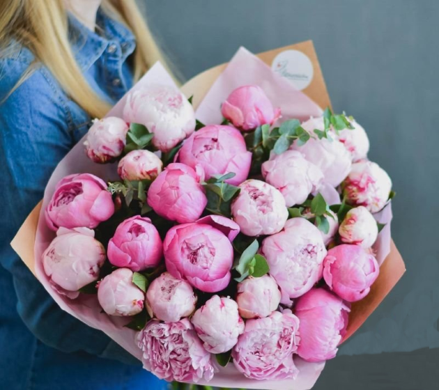 Букет пионов