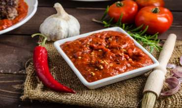 Аджика: консервированная острая закуска Аджика на зиму