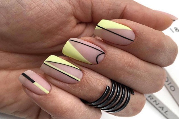 Геометрический маникюр