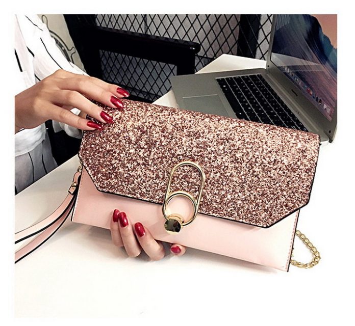 Женские клатчи