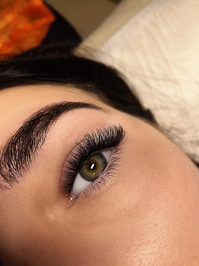 Корейские материалы для наращивания ресниц — какие выбрать?