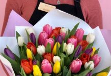 Какие цветы лучше подарить девушке на 8 марта