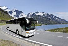 Быстрый автобус на море