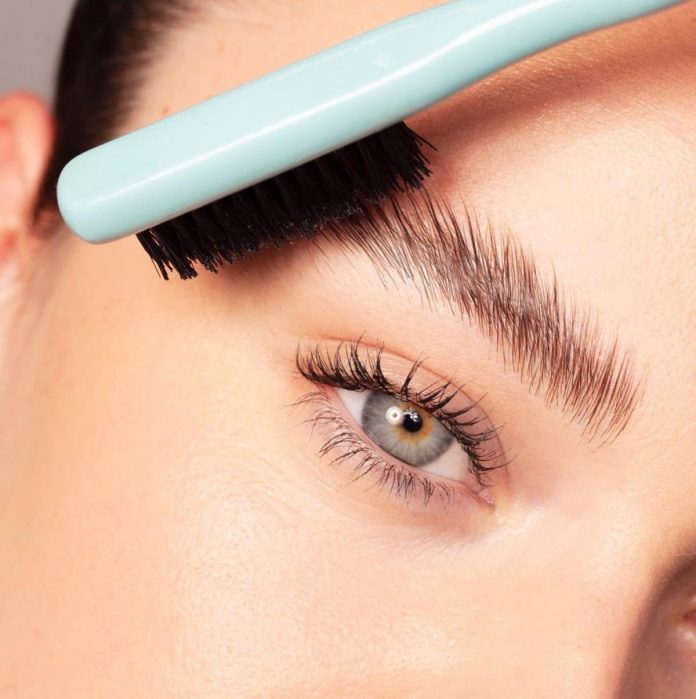 Как сделать долговременную укладку бровей