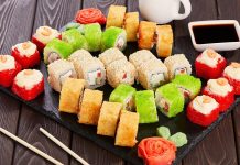 Суши и роллы с доставкой: преимущества