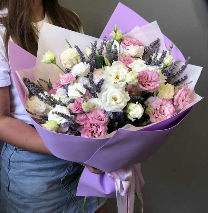 Почему букеты из эустомы так популярны