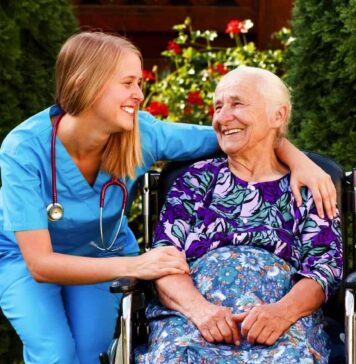 Услуги, предоставляемые в домах престарелых: медицинская помощь, реабилитация и занятия по интересам