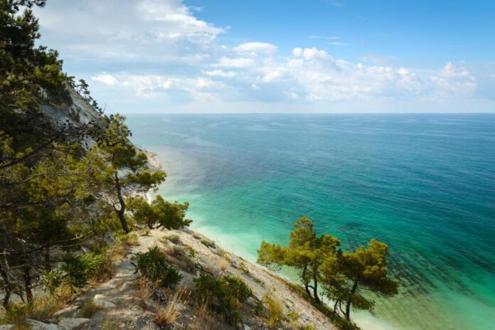 Отдых в Голубой Бухте