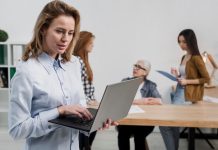 Успех в женском бизнесе — услуги на слуху