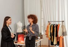 Как приобрести успешный бизнес магазина женской одежды
