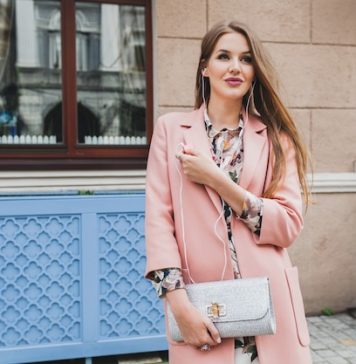 Продажа Женских Сумок — Бизнес-Возможности и Стратегии