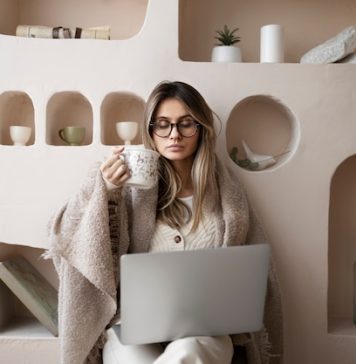 Успешный старт интернет-магазина женской одежды — ключевые шаги и стратегии