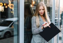 Успешный бизнес на продаже женских сумок