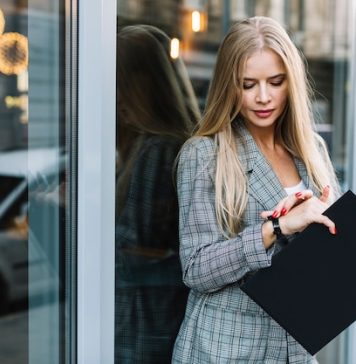 Успешный бизнес на продаже женских сумок