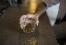 Как вывести человека из запоя