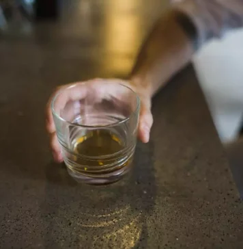 Как вывести человека из запоя