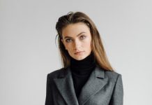 Классические и вечерние костюмы оптом: какие особенности?