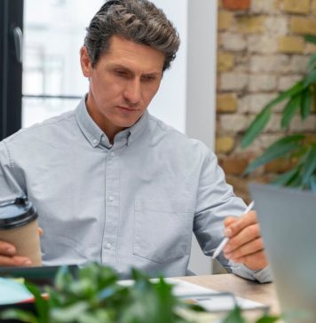 Как стать пиар-менеджером: Путь к успешной карьере в мире коммуникаций