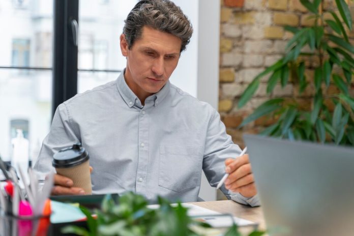 Как стать пиар-менеджером: Путь к успешной карьере в мире коммуникаций