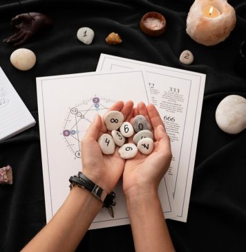 Гадание онлайн: Погрузитесь в мир предсказаний!