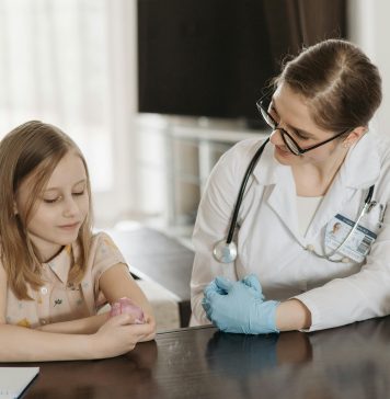 Осмотр детского невролога: когда нужно обратиться к врачу