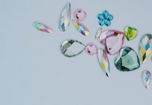 Стразы пришивные: блеск и яркость для ваших рукоделий