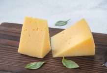 Как выбрать качественный сыр в магазине: простые советы для настоящих гурманов