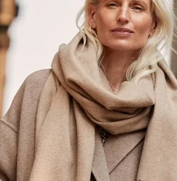 Тренды сезона — модные расцветки и фасоны женских кашемировых шарфов