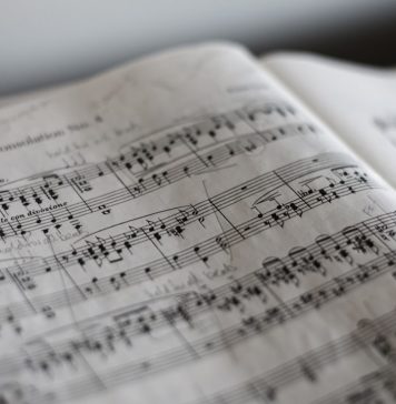 Слушать музыку онлайн бесплатно: как и зачем?