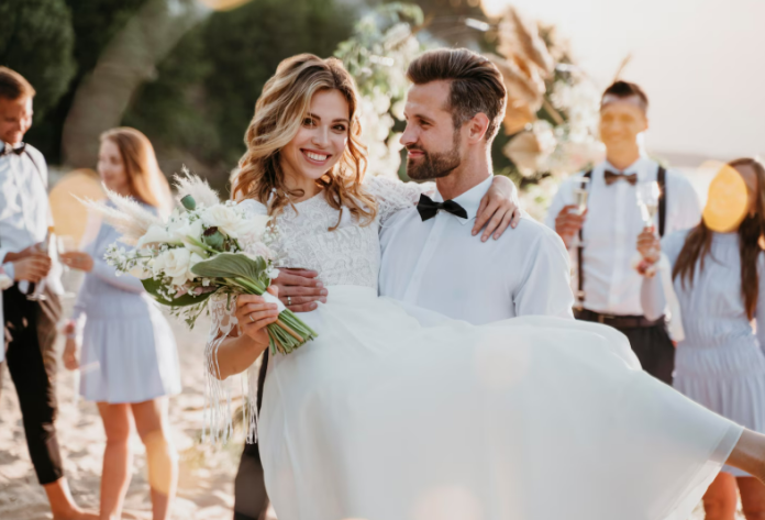 Ведущий на свадьбу: как выбрать профессионала, который сделает праздник незабываемым