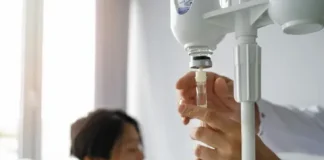 Капельница при алкогольном запое: когда и зачем она нужна