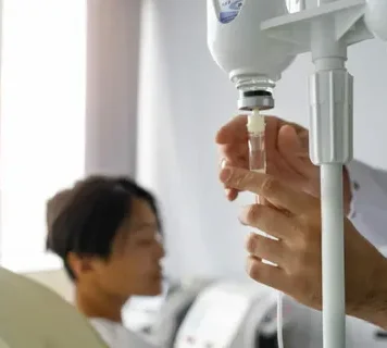 Капельница при алкогольном запое: когда и зачем она нужна