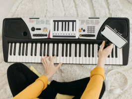 Чем отличается цифровое пианино от синтезатора