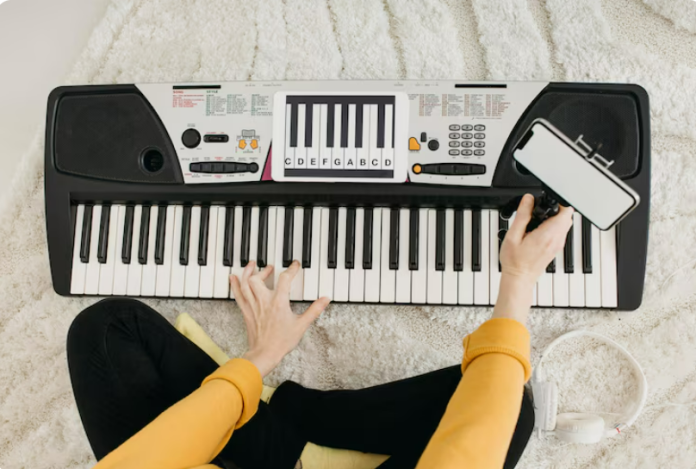 Чем отличается цифровое пианино от синтезатора