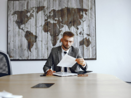 Миграционный юрист: ключевой специалист в вопросах переселения и легализации