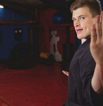 Сценический бой: искусство драмы, скрытое за ударом